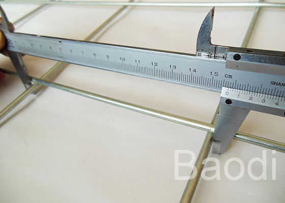 매끄러운/거친 가장자리를 가진 농업 정연한 철망사 패널 25 - 150mm 가늠구멍
