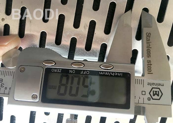 구멍을 뚫는 배열된 구멍 0.5mm 0.8mm 관통되는 알루미늄 메시 여과기 광업 스크린